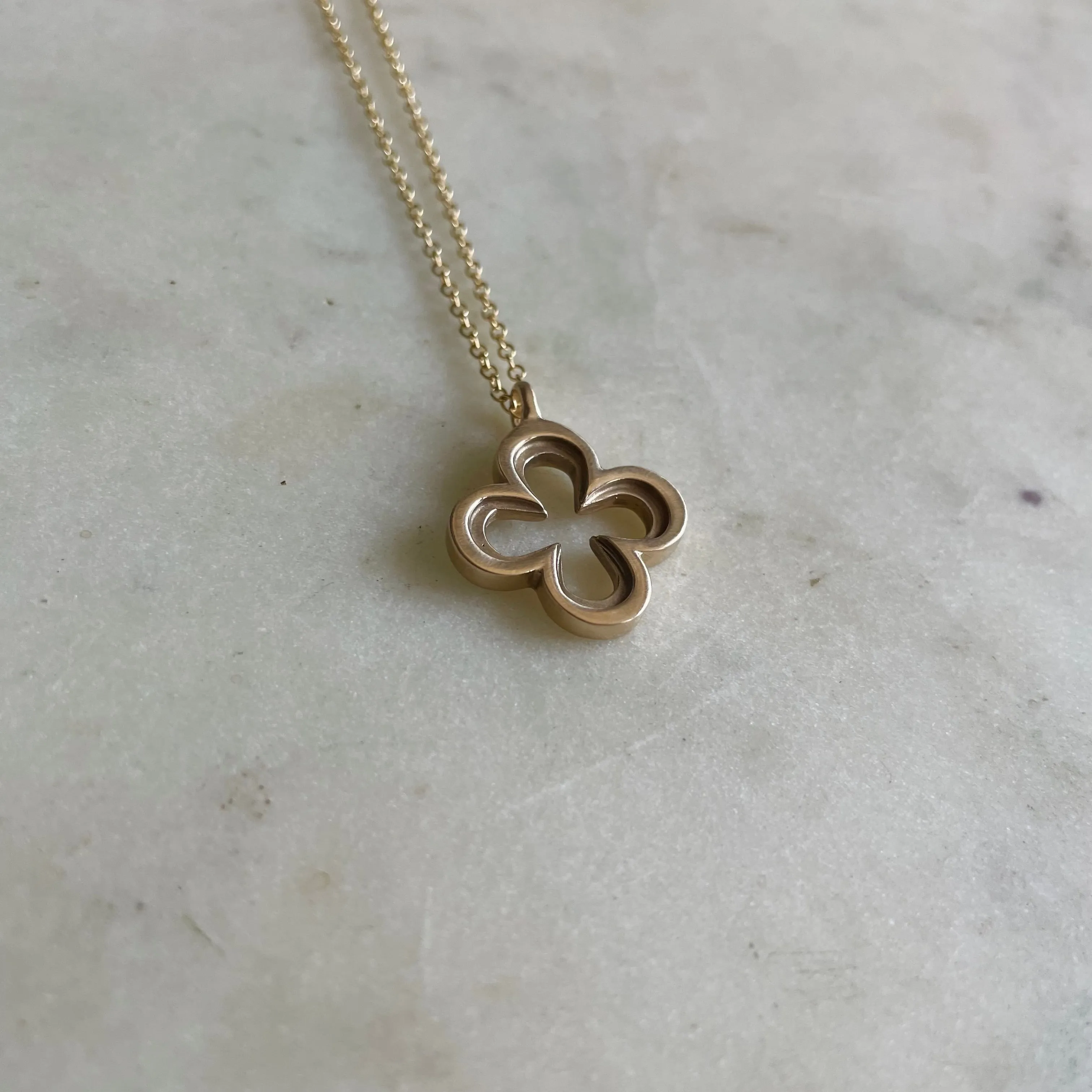 14K GOLD QUATREFOIL PENDANT