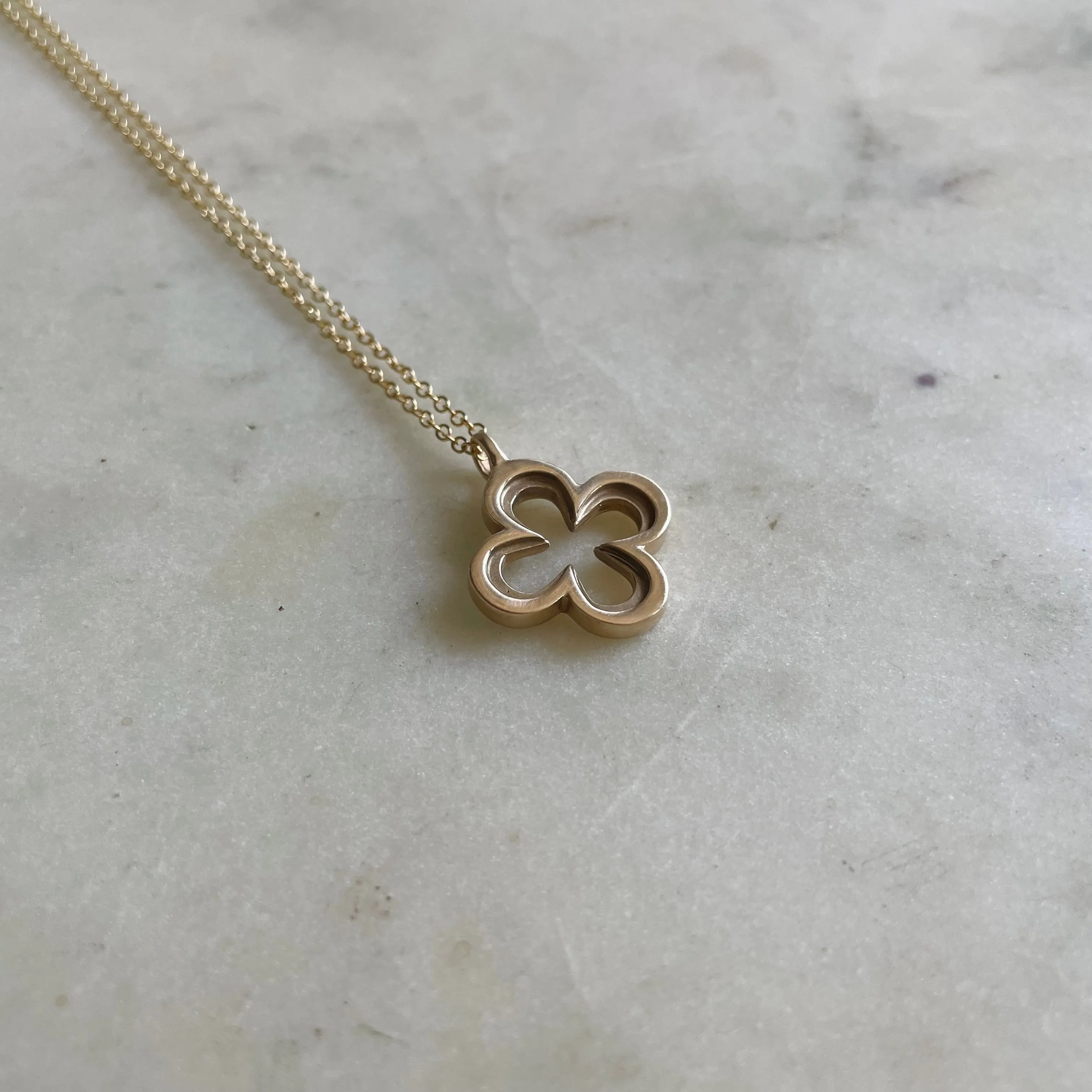 14K GOLD QUATREFOIL PENDANT