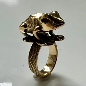 Exquisite Asante Frog Mpetea Chiefs Ring - Elegant Brass Jewelry