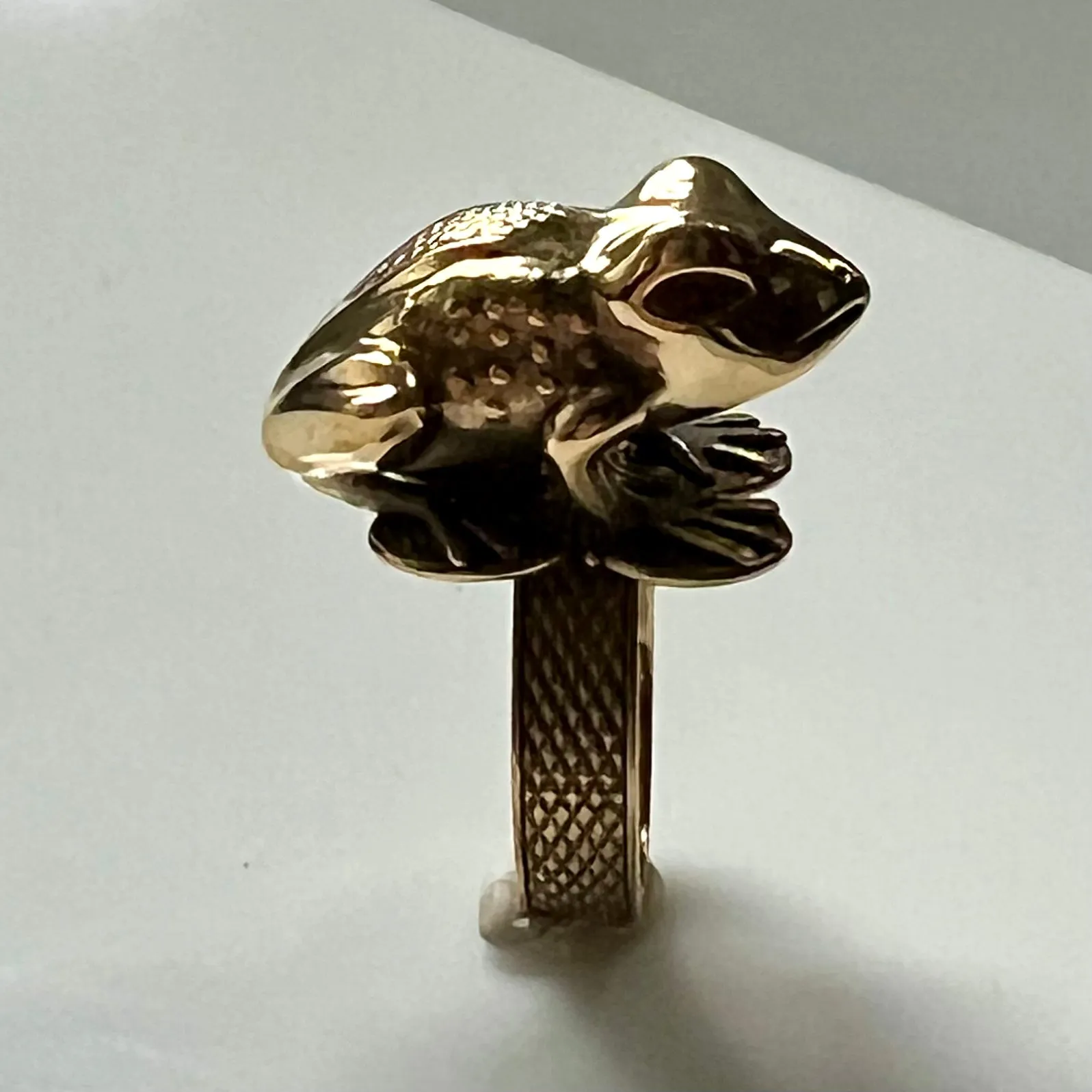 Exquisite Asante Frog Mpetea Chiefs Ring - Elegant Brass Jewelry