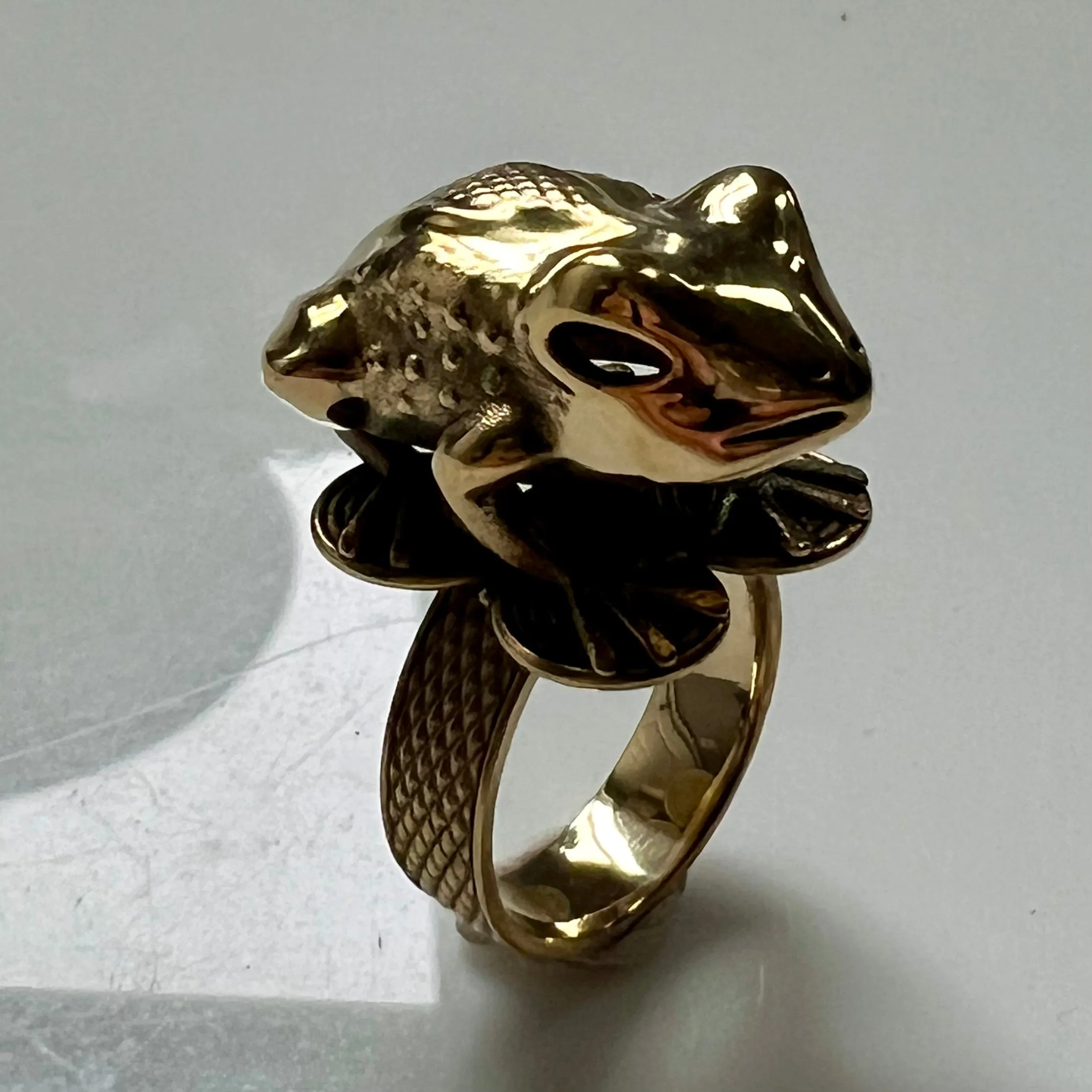 Exquisite Asante Frog Mpetea Chiefs Ring - Elegant Brass Jewelry