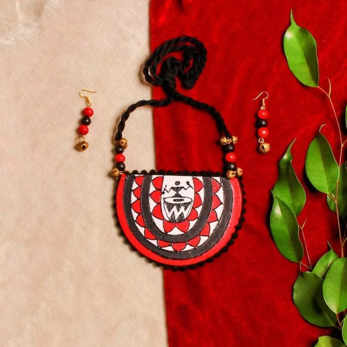 Dhaaki Bengal Drummers Handpainted Red (Necklace) Set