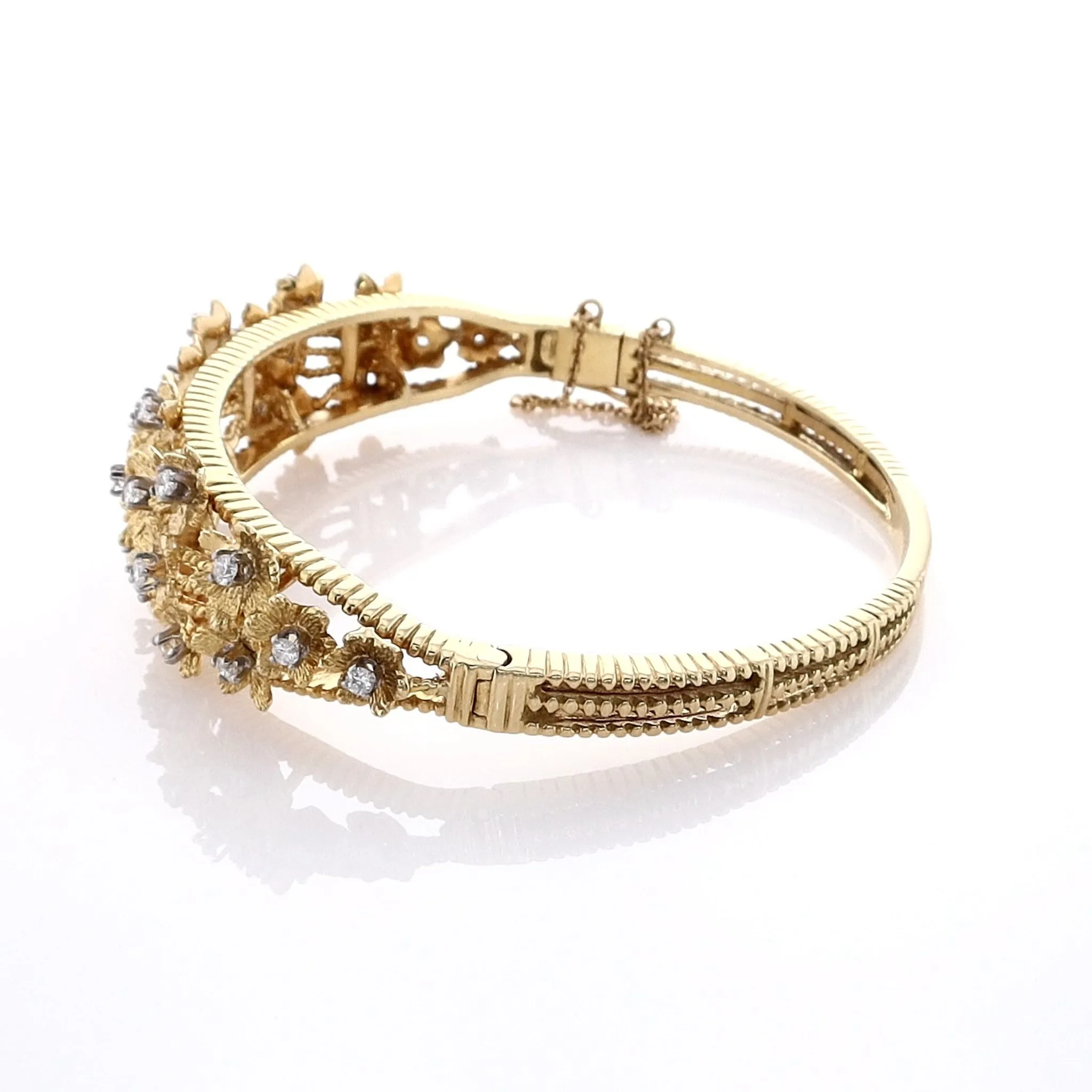 Estate 18 Karat Yellow Gold Diamond Leaftop Hinged Bangle Bracelet