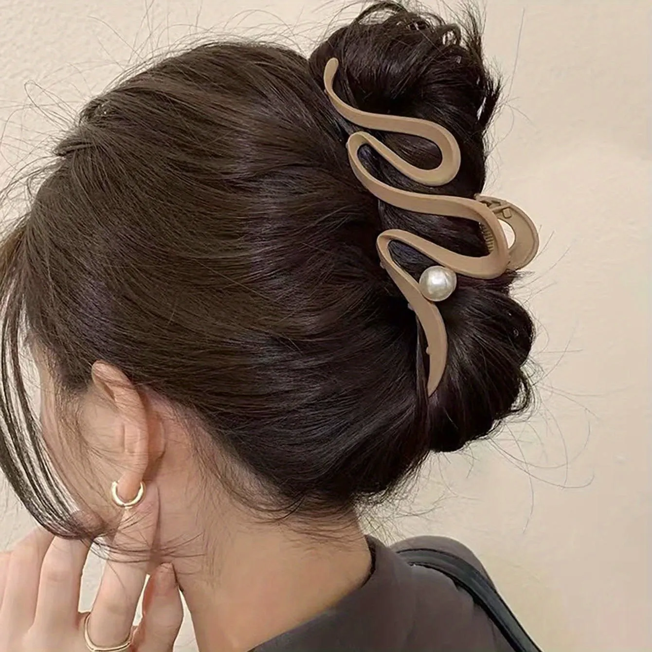 Get a Classy and Stylish Look with our Wavy Faux Pearl Hair Claw Clip - Non-Slip Strong Hold Grip for Thick Hair Accessories in Silvery Color