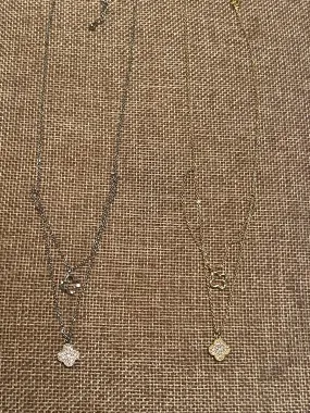 Gold Dipped clover charm necklaces (2 Colors)