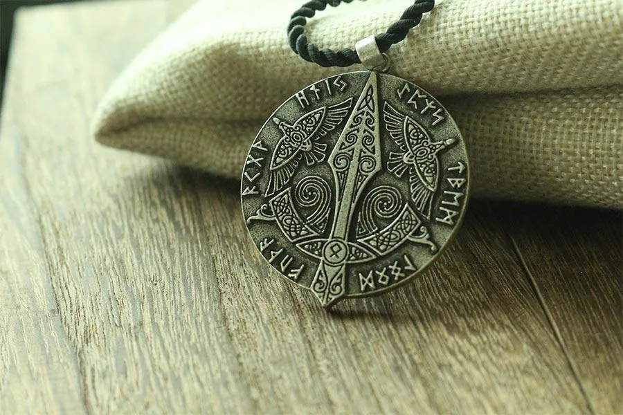 Gungnir, Huginn & Muninn Odin Necklace