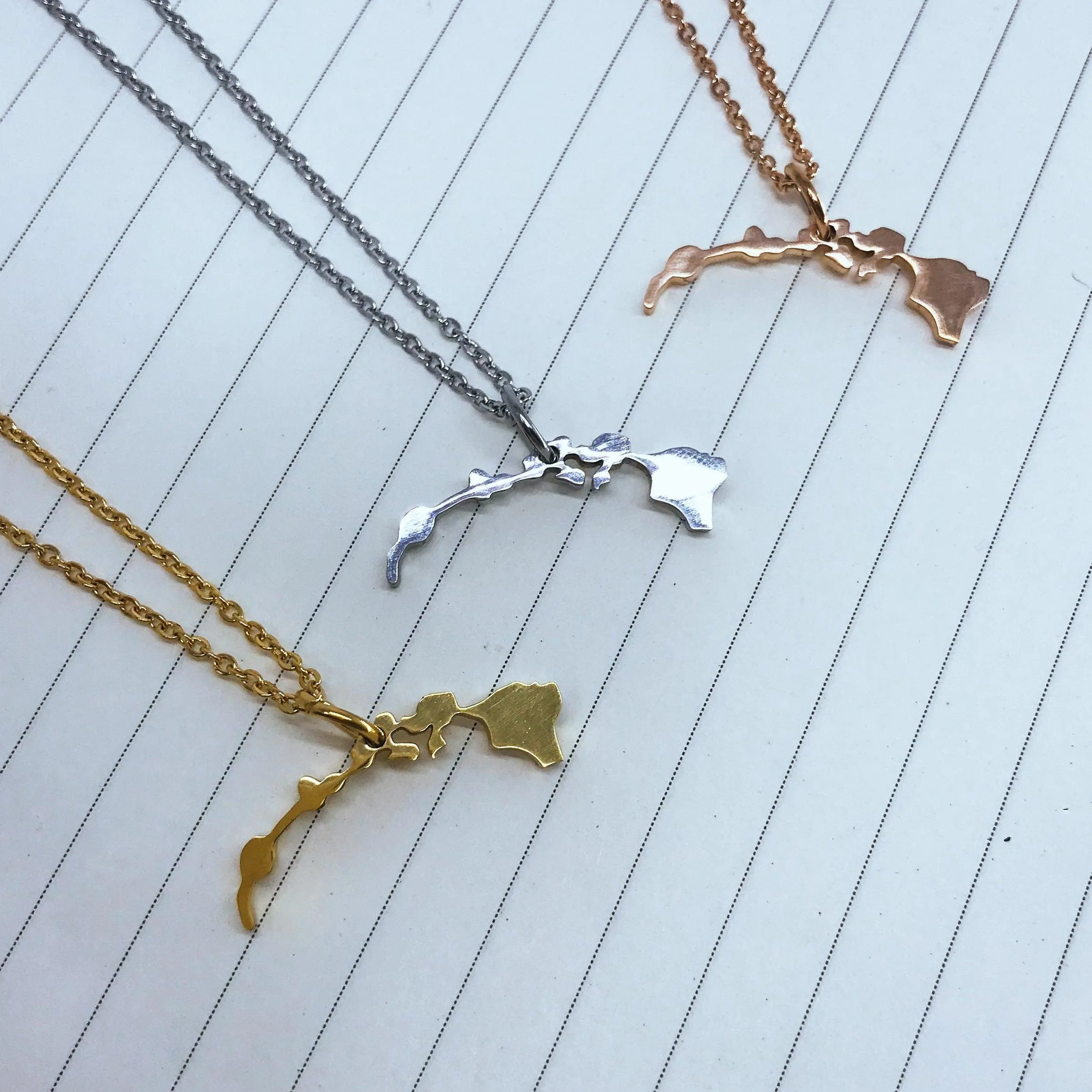 Hawaii State Silhouette Necklace