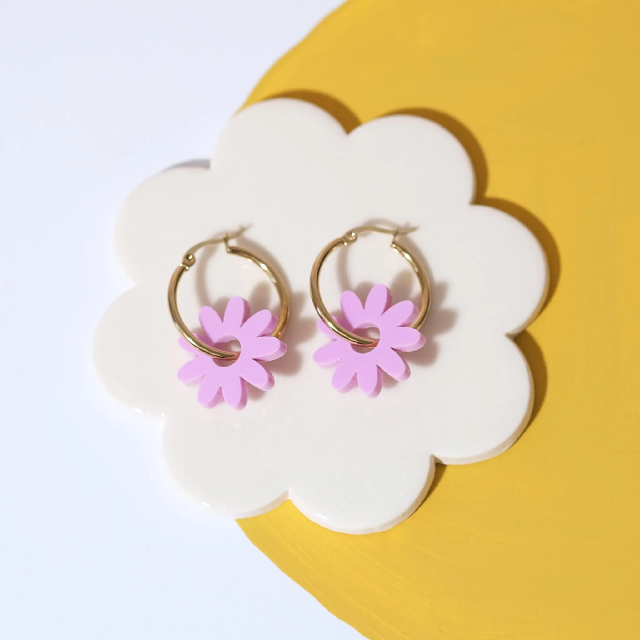 Marguerite Daisy Hoop Earrings in Lilac