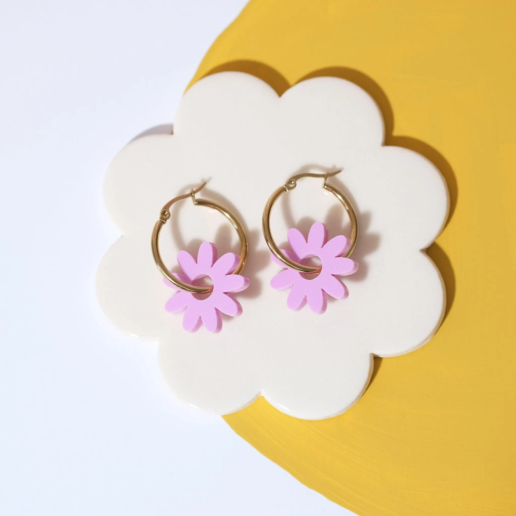 Marguerite Daisy Hoop Earrings in Lilac