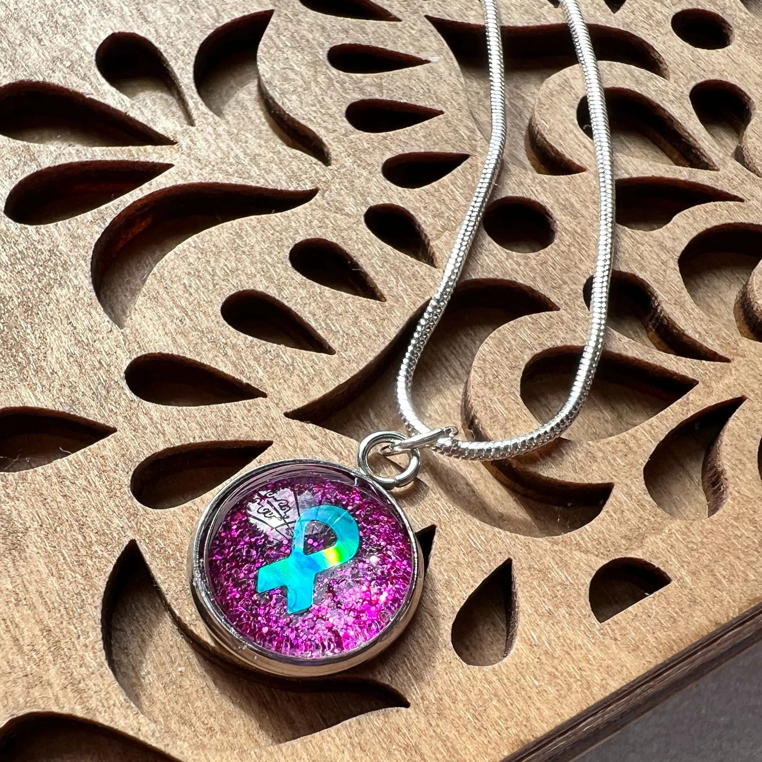 The Survival necklace - Glitter4Good